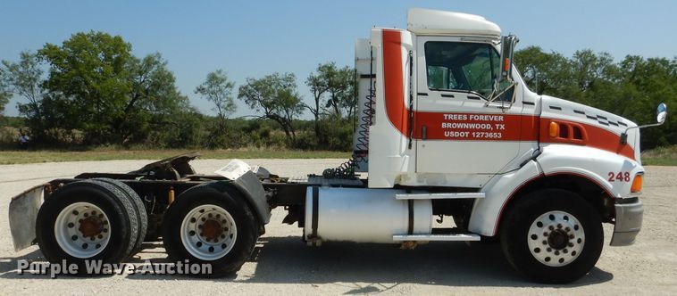 image for item HC9057 1988 Ford AT9513  semi truck