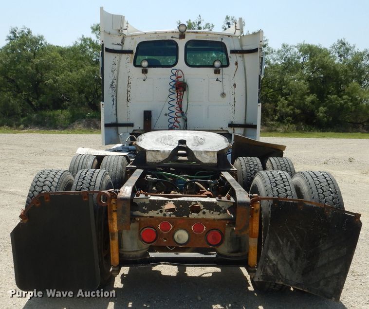 image for item HC9057 1988 Ford AT9513  semi truck