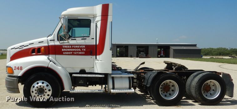 image for item HC9057 1988 Ford AT9513  semi truck