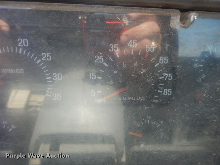 image for item HC9057 1988 Ford AT9513  semi truck