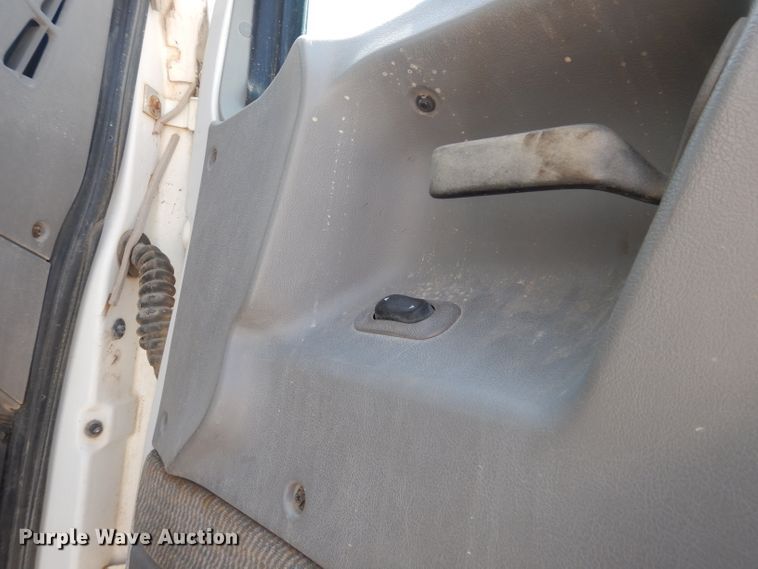 image for item HC9057 1988 Ford AT9513  semi truck