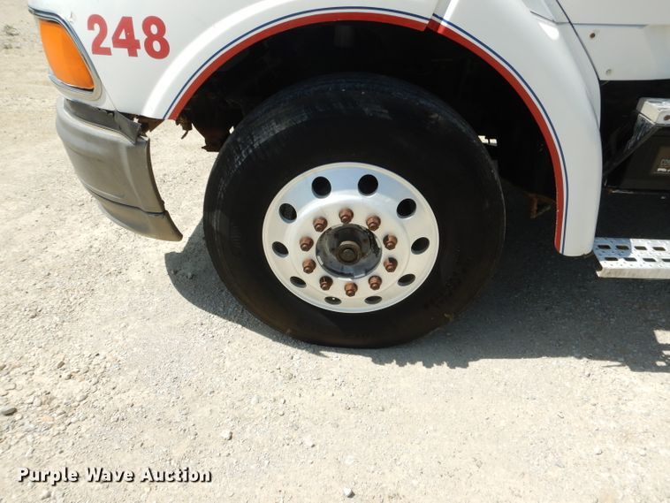 image for item HC9057 1988 Ford AT9513  semi truck