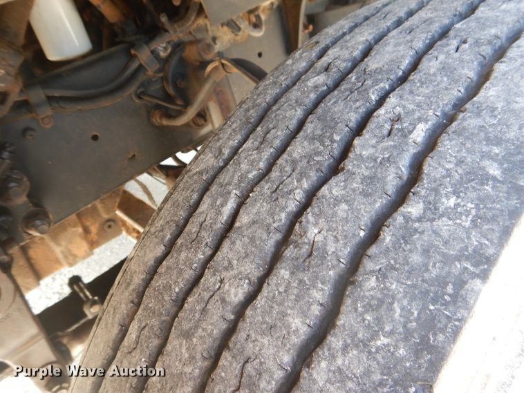 image for item HC9057 1988 Ford AT9513  semi truck