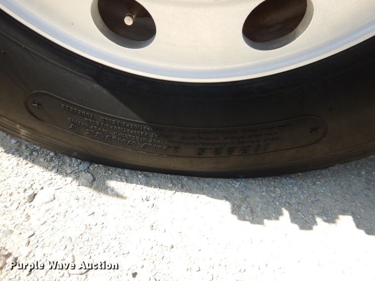 image for item HC9057 1988 Ford AT9513  semi truck