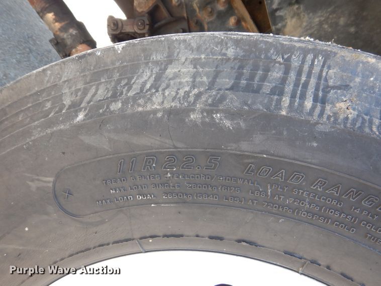 image for item HC9057 1988 Ford AT9513  semi truck