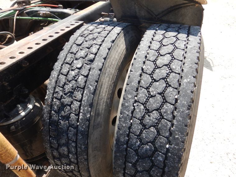 image for item HC9057 1988 Ford AT9513  semi truck