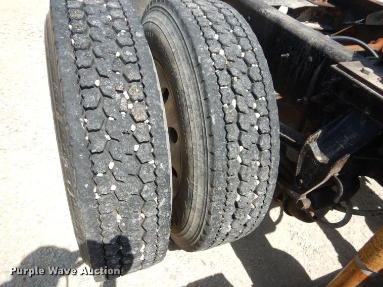 image for item HC9057 1988 Ford AT9513  semi truck