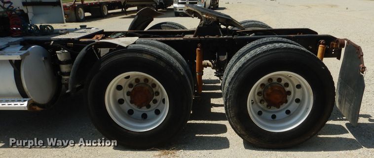 image for item HC9057 1988 Ford AT9513  semi truck