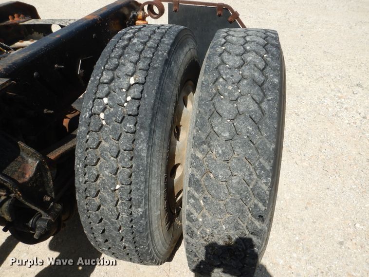 image for item HC9057 1988 Ford AT9513  semi truck