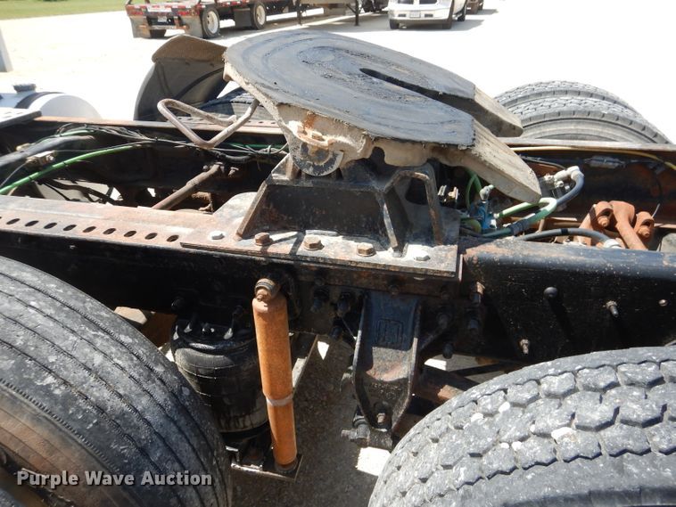 image for item HC9057 1988 Ford AT9513  semi truck