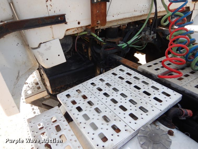 image for item HC9057 1988 Ford AT9513  semi truck