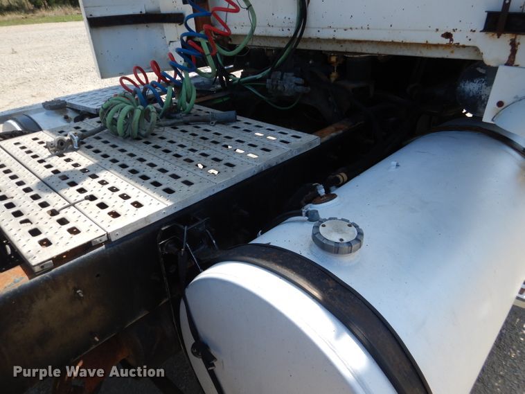 image for item HC9057 1988 Ford AT9513  semi truck