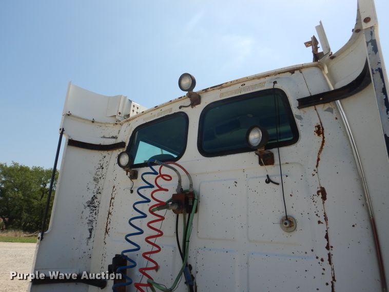 image for item HC9057 1988 Ford AT9513  semi truck