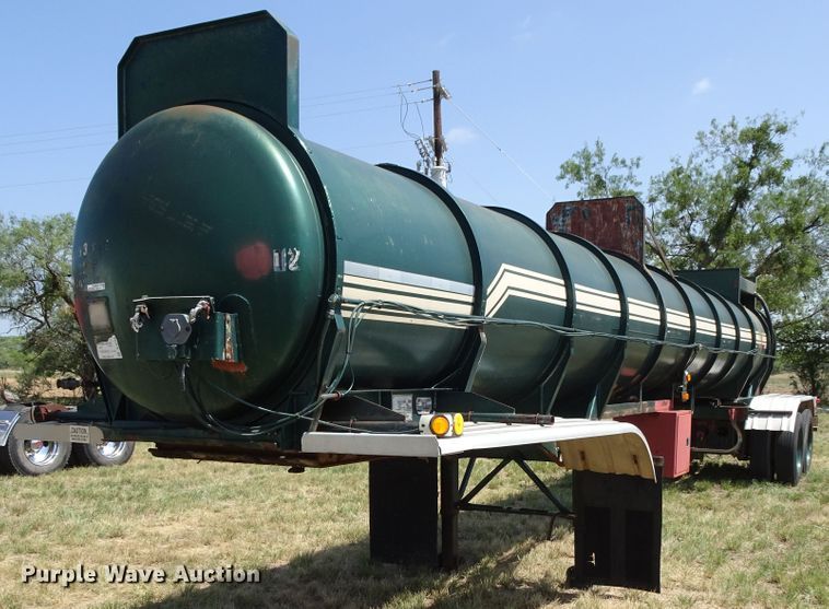 image for item HC9065 1986 Fruehauf TEA-F2-R-3800 tank trailer