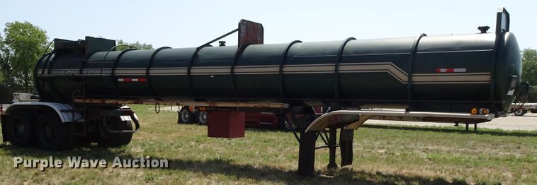 image for item HC9065 1986 Fruehauf TEA-F2-R-3800 tank trailer