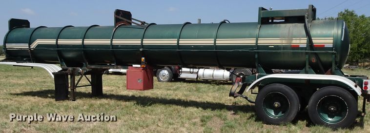 image for item HC9065 1986 Fruehauf TEA-F2-R-3800 tank trailer