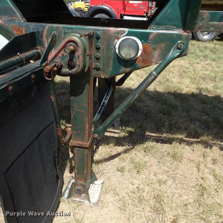 image for item HC9065 1986 Fruehauf TEA-F2-R-3800 tank trailer