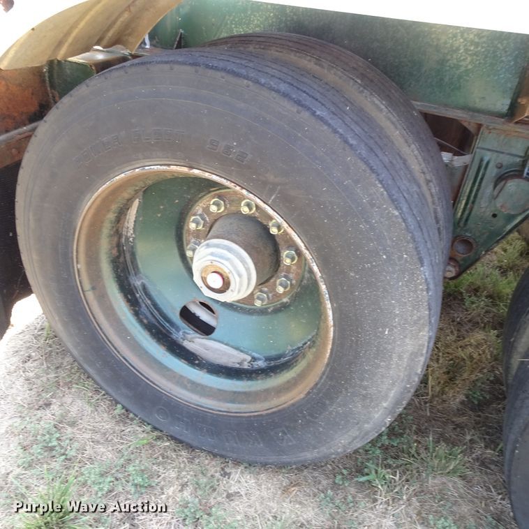 image for item HC9065 1986 Fruehauf TEA-F2-R-3800 tank trailer