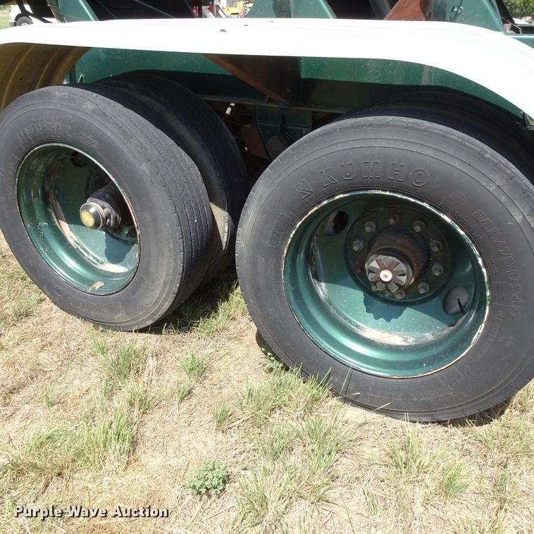 image for item HC9065 1986 Fruehauf TEA-F2-R-3800 tank trailer