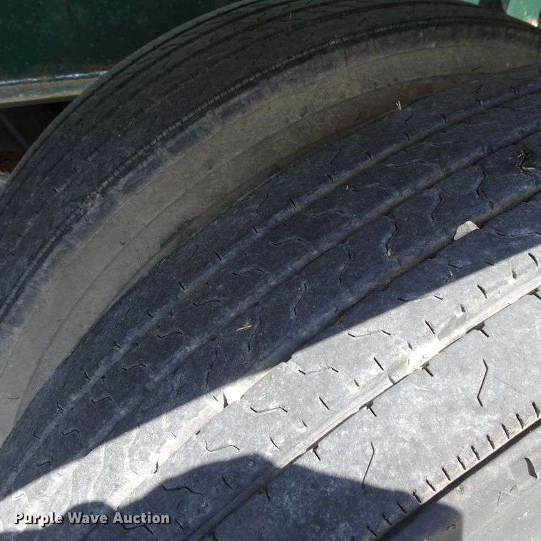 image for item HC9065 1986 Fruehauf TEA-F2-R-3800 tank trailer