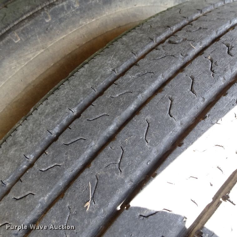 image for item HC9065 1986 Fruehauf TEA-F2-R-3800 tank trailer