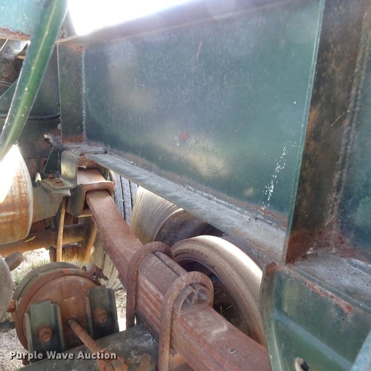 image for item HC9065 1986 Fruehauf TEA-F2-R-3800 tank trailer