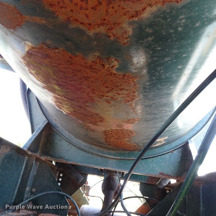 image for item HC9065 1986 Fruehauf TEA-F2-R-3800 tank trailer