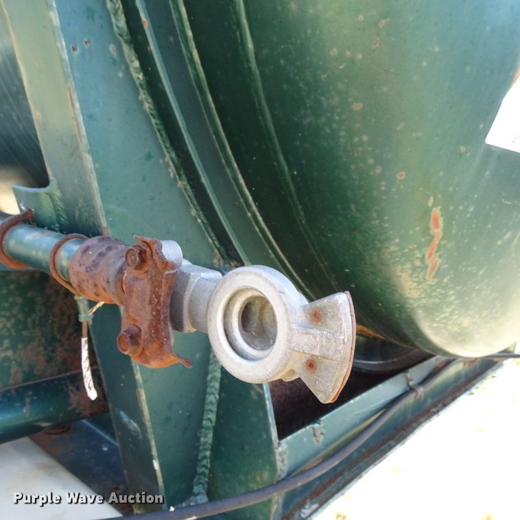 image for item HC9065 1986 Fruehauf TEA-F2-R-3800 tank trailer