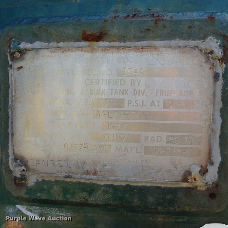 image for item HC9065 1986 Fruehauf TEA-F2-R-3800 tank trailer