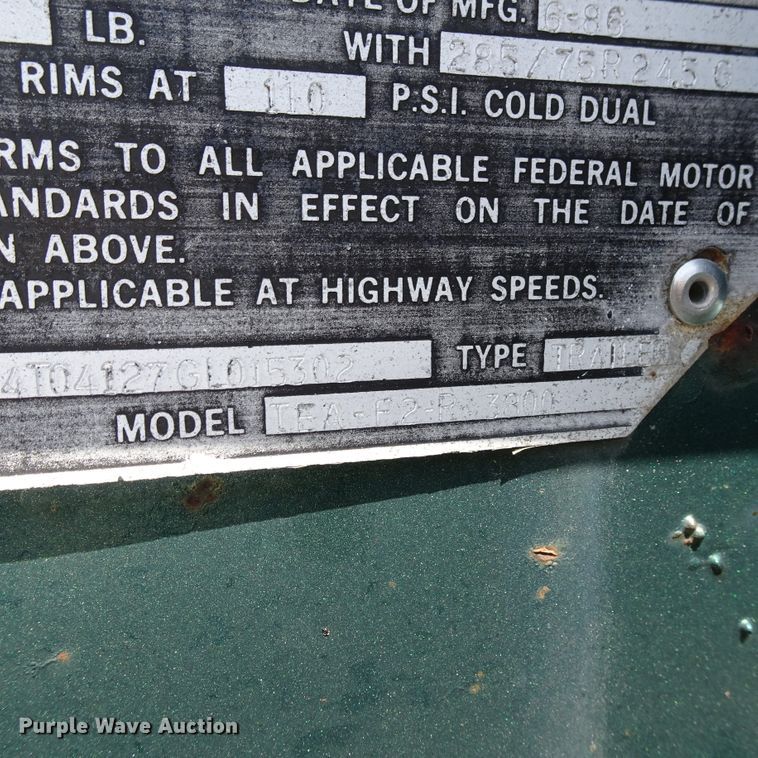 image for item HC9065 1986 Fruehauf TEA-F2-R-3800 tank trailer