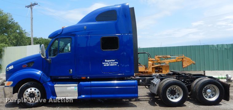 image for item HJ9803 2007 Peterbilt 387  semi truck