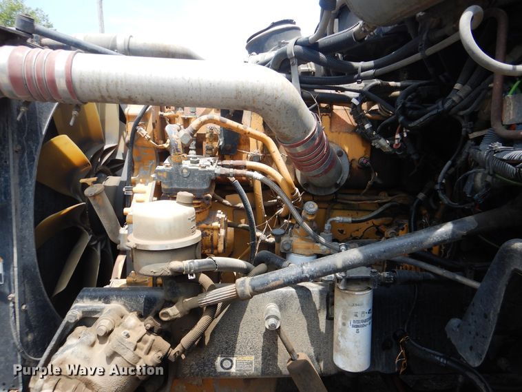 image for item HJ9803 2007 Peterbilt 387  semi truck