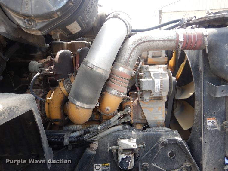 image for item HJ9803 2007 Peterbilt 387  semi truck