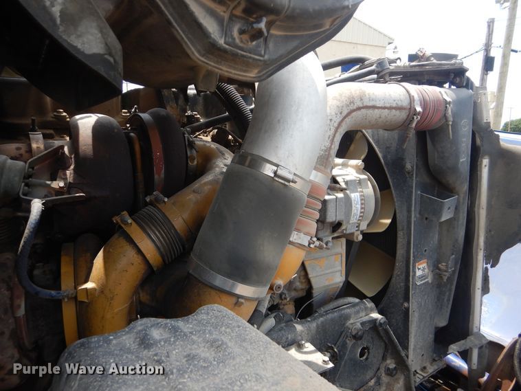 image for item HJ9803 2007 Peterbilt 387  semi truck