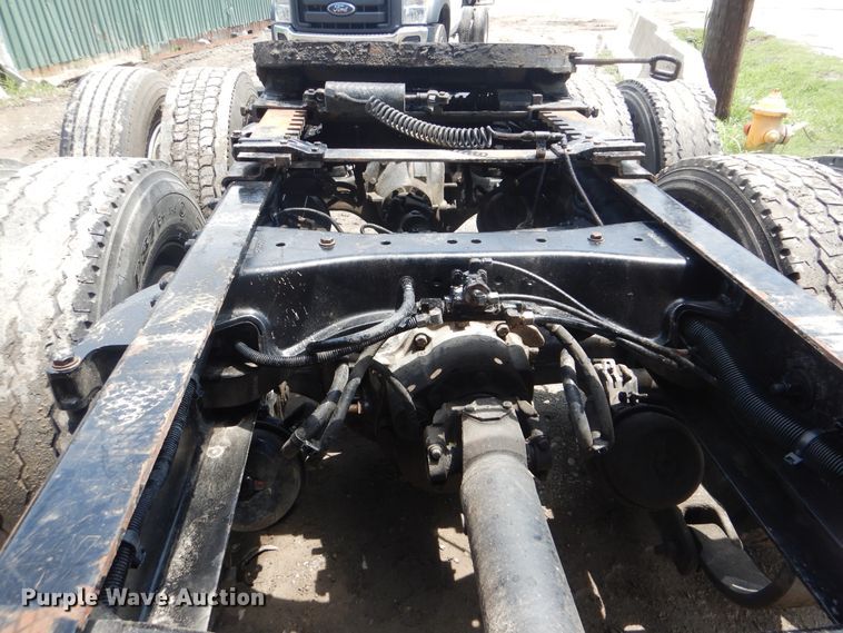 image for item HJ9803 2007 Peterbilt 387  semi truck