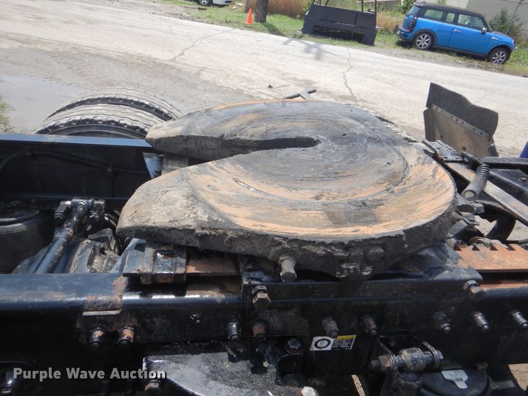 image for item HJ9803 2007 Peterbilt 387  semi truck