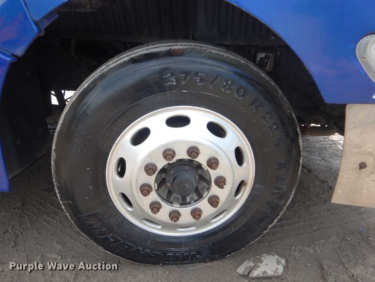 image for item HJ9803 2007 Peterbilt 387  semi truck