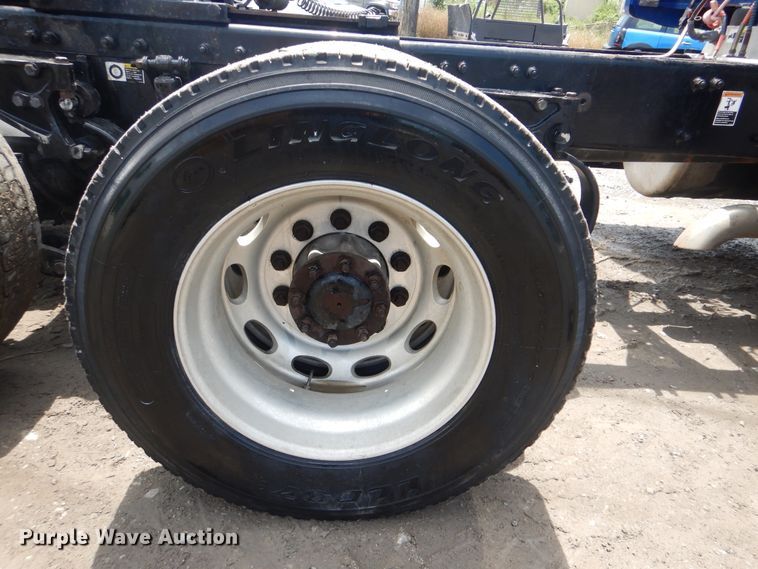 image for item HJ9803 2007 Peterbilt 387  semi truck