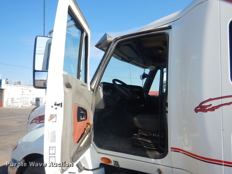 image for item HM9238 2012 International ProStar  semi truck