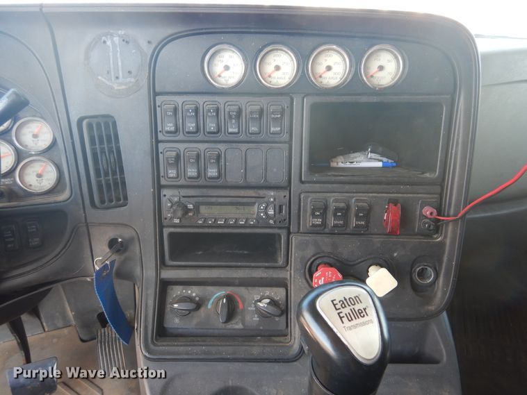 image for item HM9238 2012 International ProStar  semi truck