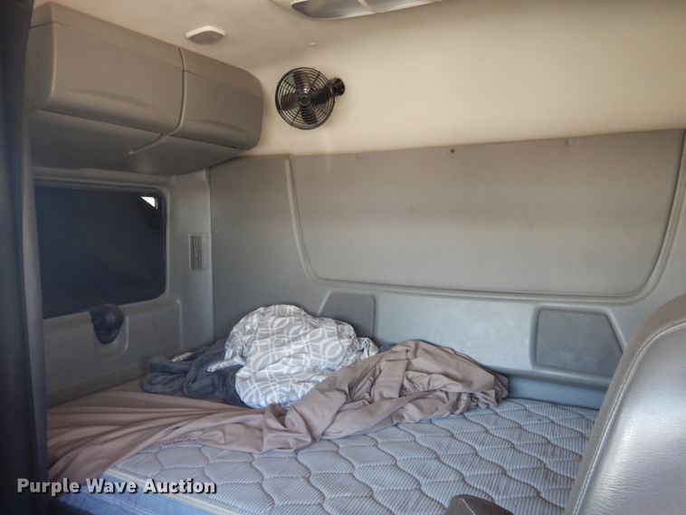 image for item HM9238 2012 International ProStar  semi truck