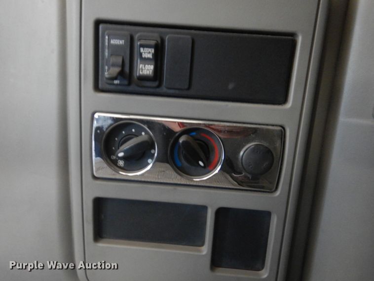 image for item HM9238 2012 International ProStar  semi truck