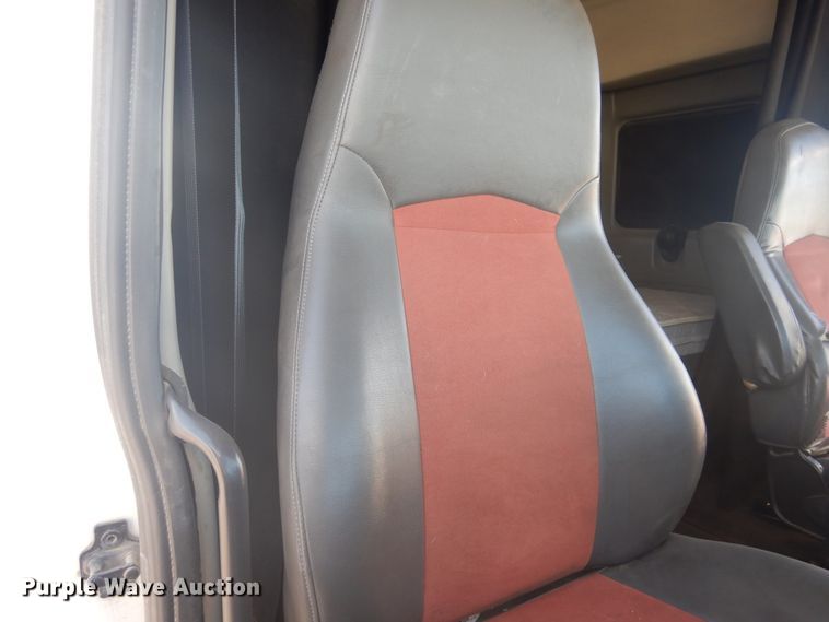 image for item HM9238 2012 International ProStar  semi truck