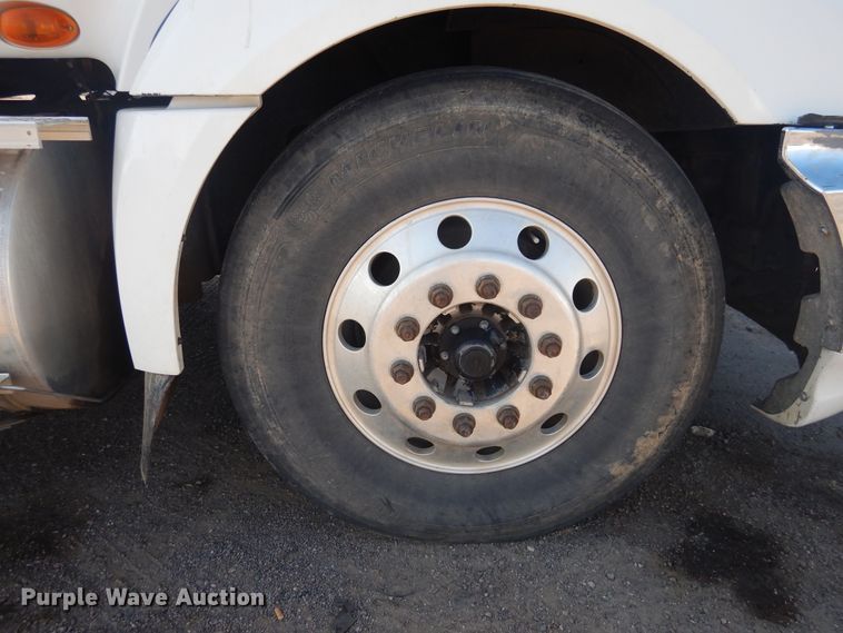 image for item HM9238 2012 International ProStar  semi truck