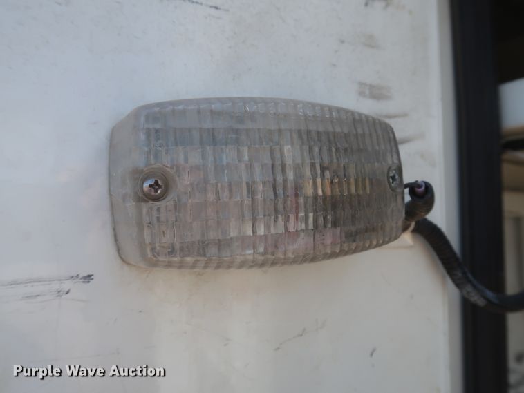 image for item HS9558 2000 International 4900  bucket truck