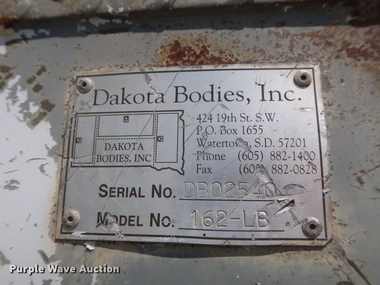 image for item HS9558 2000 International 4900  bucket truck