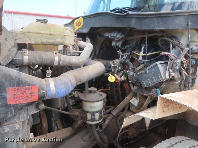 image for item HS9559 2003 International 7400  digger derrick truck