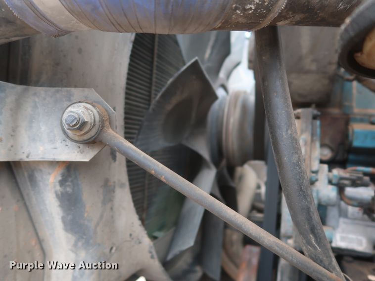 image for item HS9559 2003 International 7400  digger derrick truck