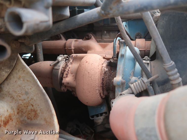 image for item HS9559 2003 International 7400  digger derrick truck