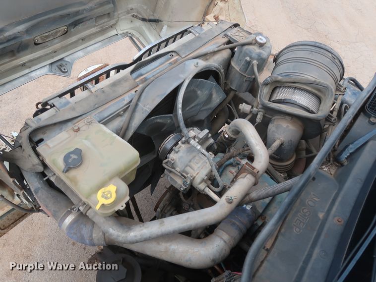 image for item HS9559 2003 International 7400  digger derrick truck